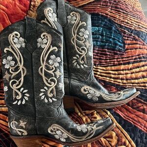 Circle G Black and Brown Embroidered Heeled Boots